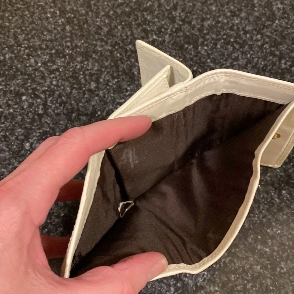 COACH mini tri-fold leather wallet. - Picture 7 of 11